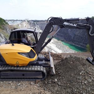 Excavator multifunctional pe senile Mecalac 15 MC-0